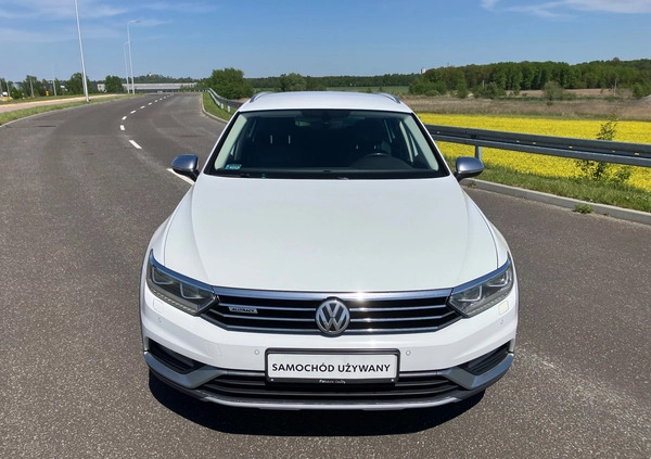 Volkswagen Passat cena 59900 przebieg: 273254, rok produkcji 2015 z Tychy małe 631